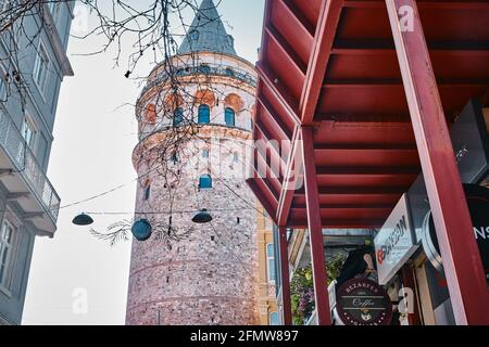 Galata Turm istanbul von genuesischen Matrosen für die Beobachtung von bosporus von konstantinopel gegründet. Foto, das am frühen Morgen aufgenommen wurde. Stockfoto