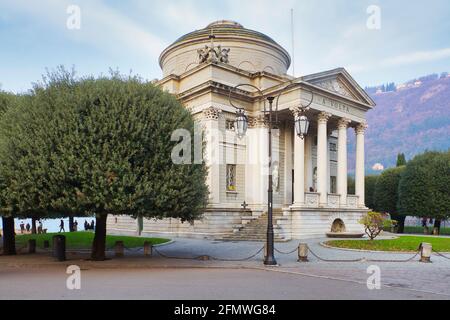 Alexander Volta Denkmal in der Stadt Como Stockfoto