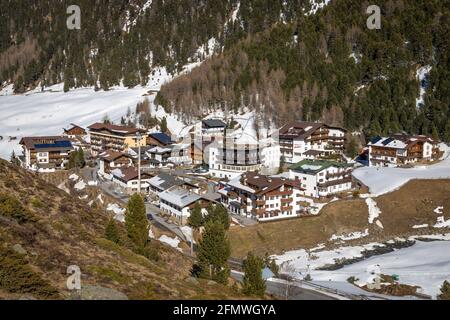 Wunderschönes kleines Dorf Vent im Venter Tal in Tirol, Österreich Stockfoto