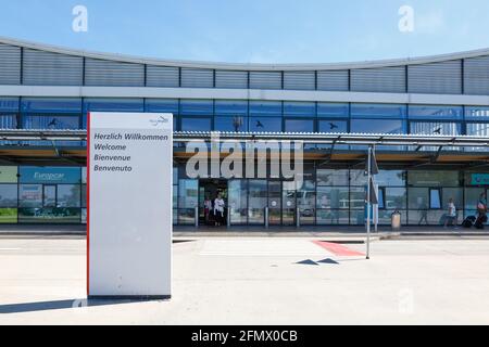 Memmingen, Deutschland – 18. Juni 2017: Terminal des Flughafens Memmingen (FMM) in Deutschland. Stockfoto