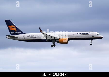 Reykjavik, Island – 02. Juli 2017: Icelandair Boeing 757-200 am Flughafen Keflavik (KEF) in Island. Boeing ist ein Flugzeughersteller mit Sitz in Seattl Stockfoto