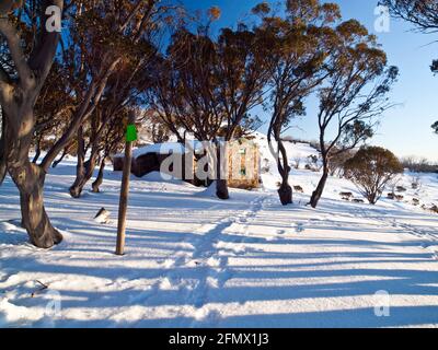 Cleve Cole Hut im Winter, Mt Bogong, Alpine National Park, Victoria, Australien Stockfoto