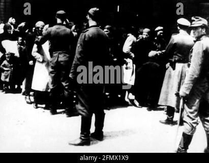 Nationalsozialismus, Verbrechen, Konzentrationslager, Auschwitz, Polen, Auswahl an der Rampe, um 1943, NUR REDAKTIONELLE VERWENDUNG Stockfoto