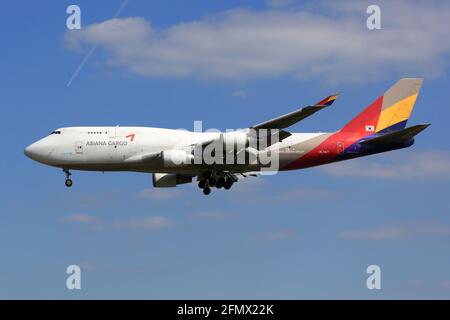 Brüssel, Belgien – 09. Mai 2017: Asiana Cargo Airlines Boeing 747F am Brüsseler Flughafen (BRU) in Belgien. Boeing ist ein Flugzeughersteller mit Sitz in Stockfoto