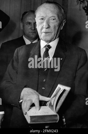 Adenauer, Konrad, 5.1.1876 - 19.4.1967, deutscher Politiker (CDU), ZUSÄTZLICHE-RIGHTS-CLEARANCE-INFO-NOT-AVAILABLE Stockfoto