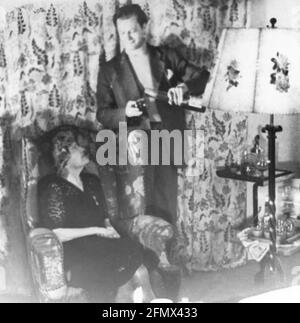 Jürgen, Curd, 13.12.1915 - 18.6.1982, deutscher Schauspieler, halbe Länge, Mit seiner ersten Frau Lulu Basler, ADDITIONAL-RIGHTS-CLEARANCE-INFO-NOT-AVAILABLE Stockfoto