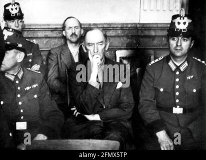 Witzleben, Erwin von, 4.12.1881 - 8.8.1944, Deutscher General, vor dem Volksgericht, Berlin, 8.8.1944, nur REDAKTIONELLE VERWENDUNG Stockfoto