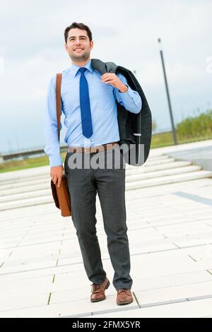 Gut aussehend Unternehmer oder Manager in Freizeit Zeit nach Hause zu gehen Stockfoto