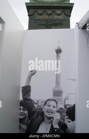 Ausstellung „10 Mai!“, Place de la Bastille à Paris pour les 40 ans de l'élection de François Mitterrand Stockfoto