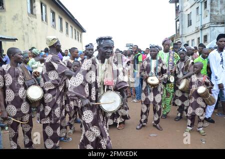 Osun Osogbo Trommeln und Tanz. Stockfoto