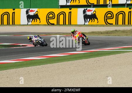 MISANO - ITALIEN, 2. September 2011: Der italienische Ducati-Fahrer Valentino Rossi beim GP von San Marino 2011 in Aktion. Italien Stockfoto