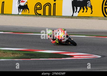 MISANO - ITALIEN, 2. September 2011: Der italienische Ducati-Fahrer Valentino Rossi beim GP von San Marino 2011 in Aktion. Italien Stockfoto