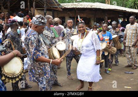 Osun Osogbo: Schlagzeug und Tanz Stockfoto