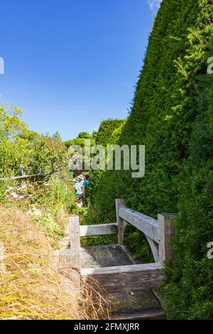 Blick auf das Great Dixter House und die Gärten von Northiam im Spätsommer, East Sussex, Großbritannien, Stockfoto