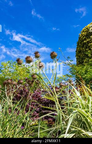 Blick auf das Great Dixter House und die Gärten von Northiam im Spätsommer, East Sussex, Großbritannien, Stockfoto