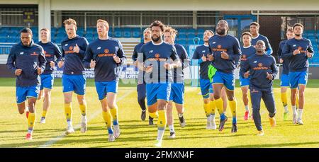 Solihull, Großbritannien. Mai 2021. Solihull Moors wärmen sich während des Spiels der Vanarama National League zwischen Solihull Moors & Weymouth im SportNation.bet Stadium in Solihull, England auf Quelle: SPP Sport Press Foto. /Alamy Live News Stockfoto