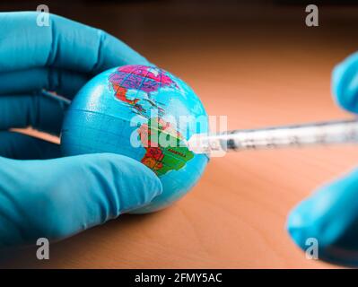 Konzept der Impfstrategie für Global Covid19. Impfstoffe gegen COVID. Stockfoto