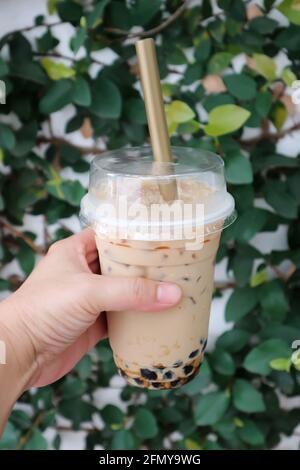 eistee, Milchtee oder Bubble Tea zum Servieren Stockfoto