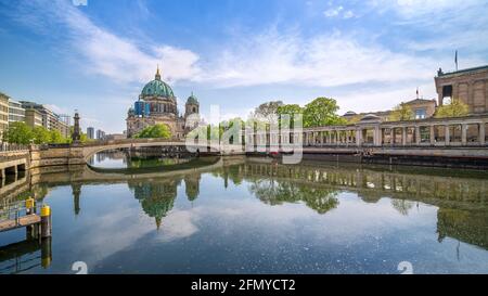 Panoramablick auf den berühmten berliner Dom Stockfoto