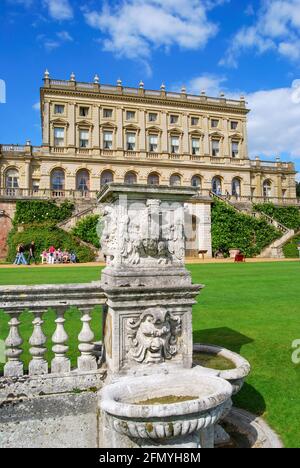 Blick vom Parterre, Cliveden, Taplow, Buckinghamshire, England, Vereinigtes Königreich Stockfoto