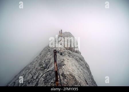 Wandern nach Koncheto, Blick über die Gipfel des Pirin-Gebirges in Bulgarien mit Vihren, Kutelo, Todorka, Banski Suhodol, Nationalpark Pirin mit com Stockfoto