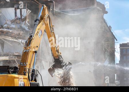 Burlington, Iowa, USA. Mai 2021. Das 1873 erbaute ehemalige Polizeidezernat in Burlington, Iowa, wird von Entwicklern eines neuen Projekts abgerissen. Kredit: Keith Turrill/Alamy Live Nachrichten Stockfoto