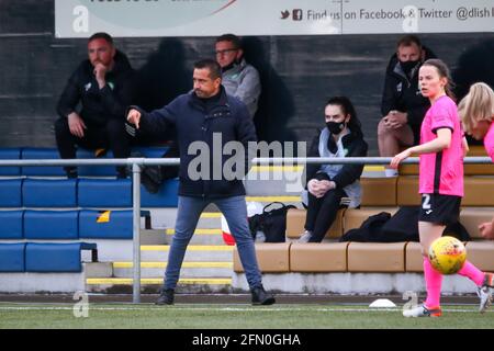 East Kilbride, Großbritannien. Mai 2021. Celtic FC Manager, Fran Alonso während der Scottish Building Society Scottish Women's Premier League 1 Fixture Celtic FC vs Glasgow City, K-Park Training Academy, East Kilbride, Glasgow, 12/05/2021 Quelle: Colin Poultney/Alamy Live News Stockfoto