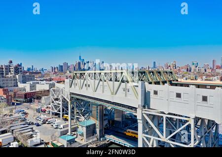 Neunte Street Bridge an der Smith und der 9th Street U-Bahn-Station im Gowanus-Viertel von Brooklyn, New York. Stockfoto