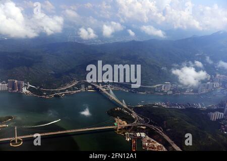 Luftaufnahme der Ting Kau Brücke in Hongkong. Stockfoto