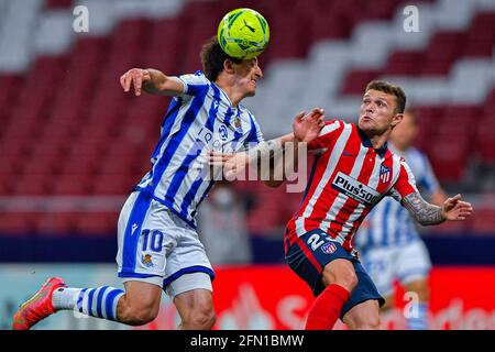 MADRID, SPANIEN - MAI 12: Mikel Oyarzabal von Real Sociedad, Kieran Tripier von Atletico Madrid während des La Liga Santander-Spiels zwischen Atletico Madri Stockfoto