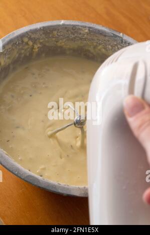 Pound Kuchen in der Herstellung Stockfoto