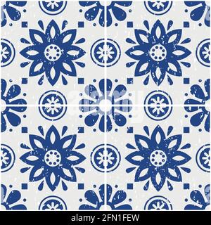 Portuguese Azulejo Fliesen nahtlose Vektor-Muster - alten zerkratzten Stil, Retro-Design mit Blumen in marineblau Stock Vektor