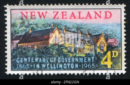 NEUSEELAND - UM 1965: Stempel gedruckt von Neuseeland, zeigt Provincial Council Building, Wellington, um 1965 Stockfoto