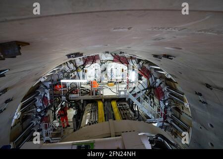 Florence - die größte Tunnelbohrmaschine, die jemals bei einem britischen Eisenbahnprojekt eingesetzt wurde - wird am Standort HS2 in West Hyde in der Nähe von Rickmansworth in Hertfordshire vorgestellt. Bilddatum: Donnerstag, 13. Mai 2021. Stockfoto