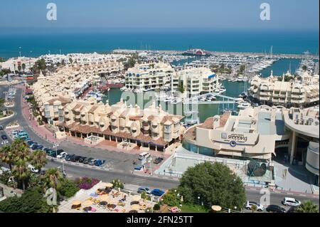 Blick auf Puerto Marina in Benalmádena Costa, Malaga, Andalusien, Spanien. Stockfoto