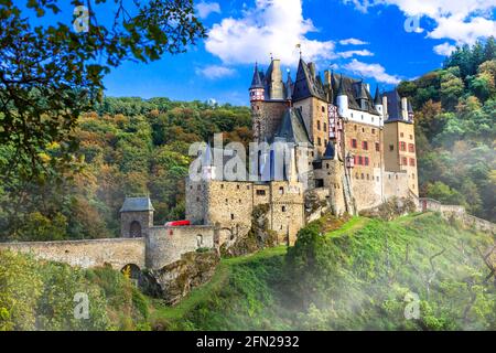 Burg Eltz - eine der schönsten Burgen Europas. Deutschland Reisen und historische Wahrzeichen Stockfoto