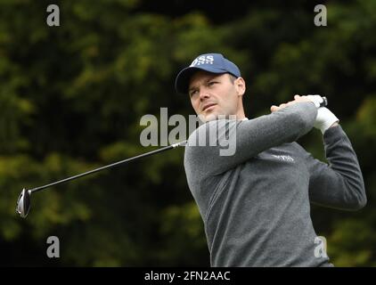 Der deutsche Martin Kaymer schlägt am 9. Während des zweiten Tages der Betfred British Masters am Belfry, Sutton Coldfield, ab. Bilddatum: Donnerstag, 13. Mai 2021. Stockfoto