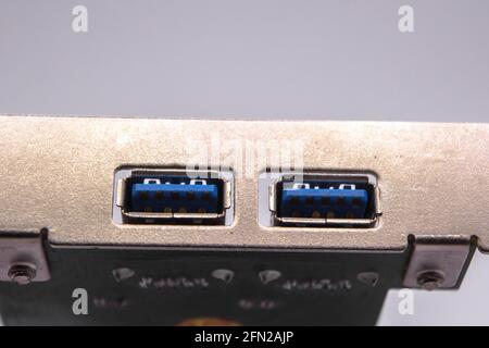 Computer PCI-E auf USB 3.0 Expasion Card auf weißem Hintergrund. PCI-Express-Karte für Anschlüsse zusätzliche USB 3.0, isoliert auf weißem Hintergrund. Stockfoto