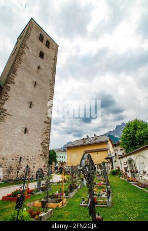 Der Grabstein der Stiftskirche Innichen, Innichen, Dolomiten, Provinz Südtirol, Trentino-Südtirol, Italien, Pustertal Stockfoto