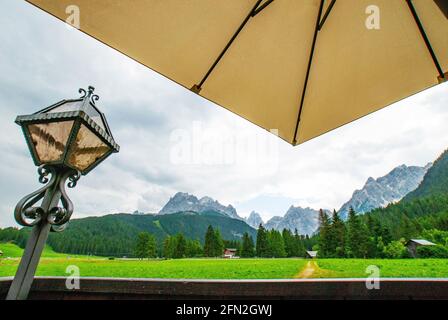 Innichen, Dolomiten im Hintergrund, Provinz Südtirol, Trentino-Südtirol, Italien, Pustertal Stockfoto