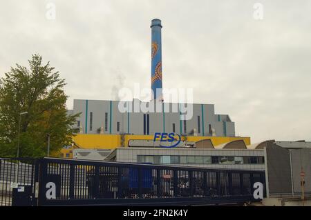 FRANKFURT, DEUTSCHLAND - 30. Apr 2021: Die Abfall-Energie-Anlage Heddernheim ist ein wichtiger Bestandteil der Abfallentsorgung in der Region und des lokalen HE Stockfoto