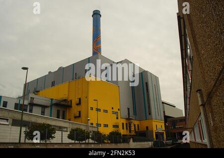 FRANKFURT, DEUTSCHLAND - 30. Apr 2021: Die Abfall-Energie-Anlage Heddernheim ist ein wichtiger Bestandteil der Abfallentsorgung in der Region und des lokalen HE Stockfoto