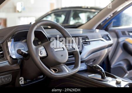 Russland, Izhevsk - 17. Februar 2021: Innenraum des neuen modernen F7X Auto in Haval Showroom. Automobilhersteller aus China. Moderne Verkehrsmittel. Stockfoto