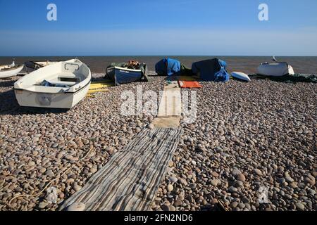 Boote auf Budleigh Salteron Beach, East Devon, England, Vereinigtes Königreich Stockfoto