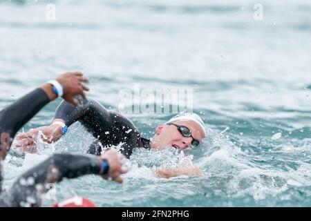 Budapest, Ungarn. Mai 2021. BUDAPEST, UNGARN - 13. MAI: Fähre Weertman aus den Niederlanden, die während der LEN-Europameisterschaft im Freiwasserschwimmen am Lupa-See am 13. Mai 2021 in Budapest, Ungarn, an den 10 km der Männer teilnimmt (Foto: Andre Weening/Orange Picics) Credit: Orange Pics BV/Alamy Live News Stockfoto