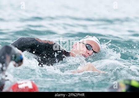 Budapest, Ungarn. Mai 2021. BUDAPEST, UNGARN - 13. MAI: Fähre Weertman aus den Niederlanden, die während der LEN-Europameisterschaft im Freiwasserschwimmen am Lupa-See am 13. Mai 2021 in Budapest, Ungarn, an den 10 km der Männer teilnimmt (Foto: Andre Weening/Orange Picics) Credit: Orange Pics BV/Alamy Live News Stockfoto