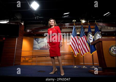 Washington, DC, USA. Mai 2021. 13. Mai 2021 - Washington, DC, USA: Die Sprecherin des Hauses NANCY PELOSI (D-CA) spricht auf ihrer wöchentlichen Pressekonferenz. Quelle: Michael Brochstein/ZUMA Wire/Alamy Live News Stockfoto