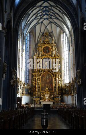 Langhaus in der katholischen Kirche St. Mariä Himmelfahrt, Köln, Nordrhein-Westfalen, Deutschland Stockfoto