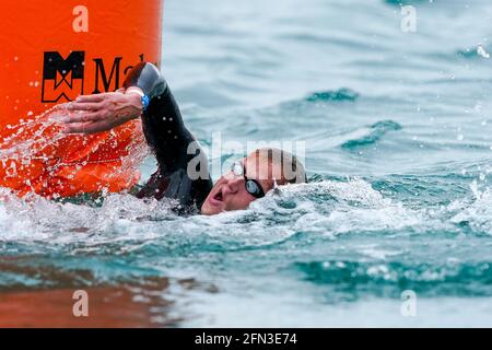 Budapest, Ungarn. Mai 2021. BUDAPEST, UNGARN - 13. MAI: Fähre Weertman aus den Niederlanden, die während der LEN-Europameisterschaft im Freiwasserschwimmen am Lupa-See am 13. Mai 2021 in Budapest, Ungarn, an den 10 km der Männer teilnimmt (Foto: Andre Weening/Orange Picics) Credit: Orange Pics BV/Alamy Live News Stockfoto