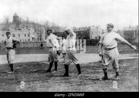 Harry McIntyre, Cyrus 'Cy' Dahlgren, Joab Logan 'Joe' McManus & Mordecai 'Three Fingers' Brown Cincinnati Reds 1913. Stockfoto